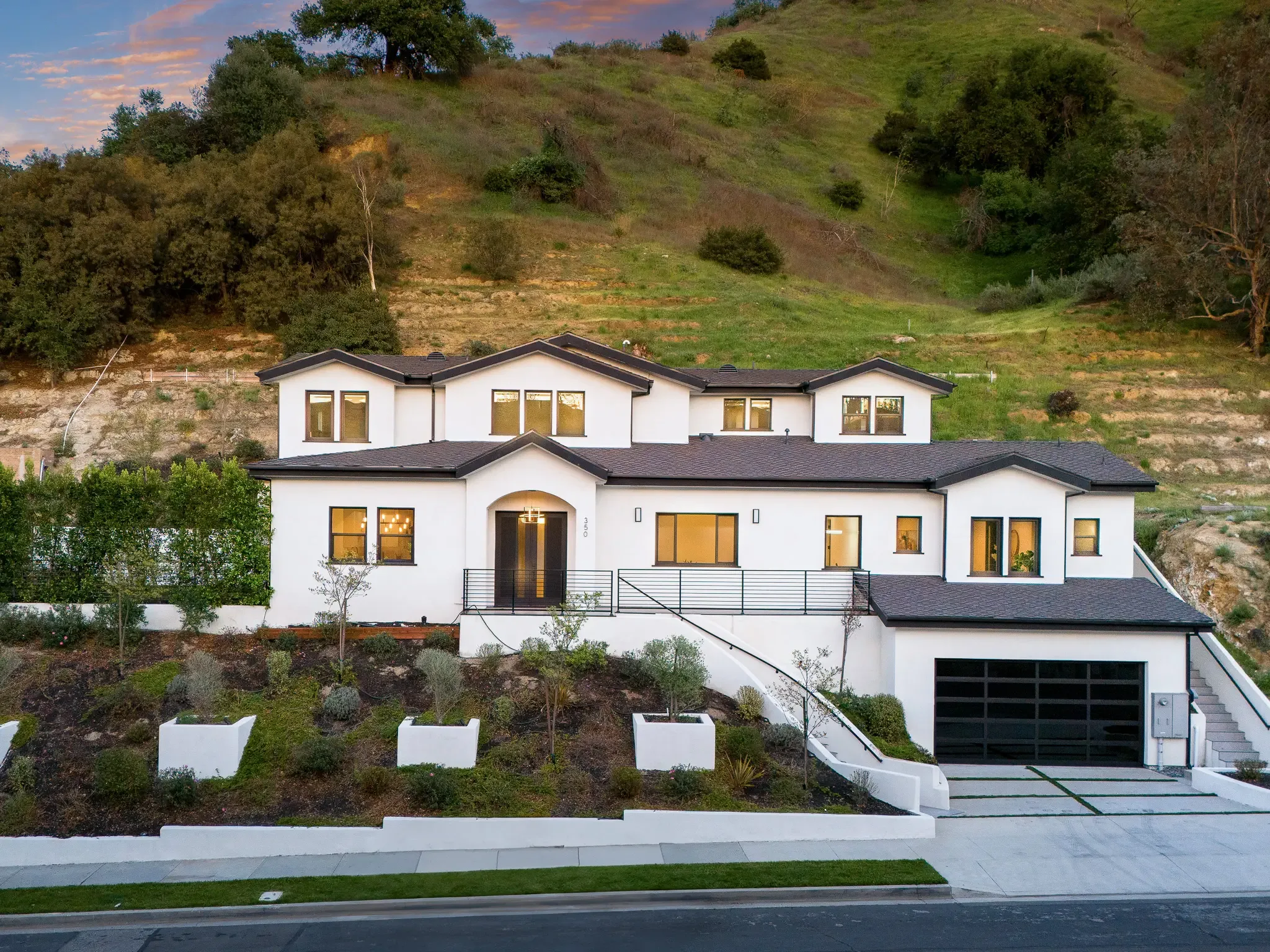 350 Mount Carmel Dr, Glendale, CA 91206